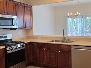 2378 Fairlie Dr in Duluth, GA - Building Photo - Building Photo