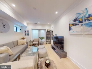 2642 39th St NW, Unit 2 in Washington, DC - Building Photo - Building Photo