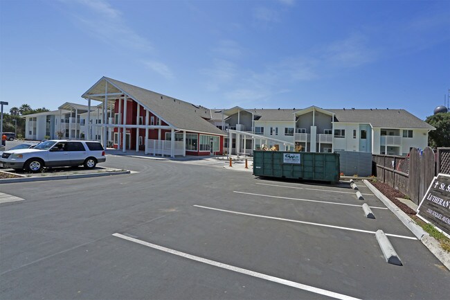 St. Stephens Senior Housing in Santa Cruz, CA - Foto de edificio - Building Photo