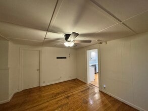 651 Quinnipiac Ave, Unit 2 in New Haven, CT - Building Photo - Building Photo