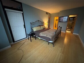 5150 Hidalgo St in Houston, TX - Building Photo - Building Photo