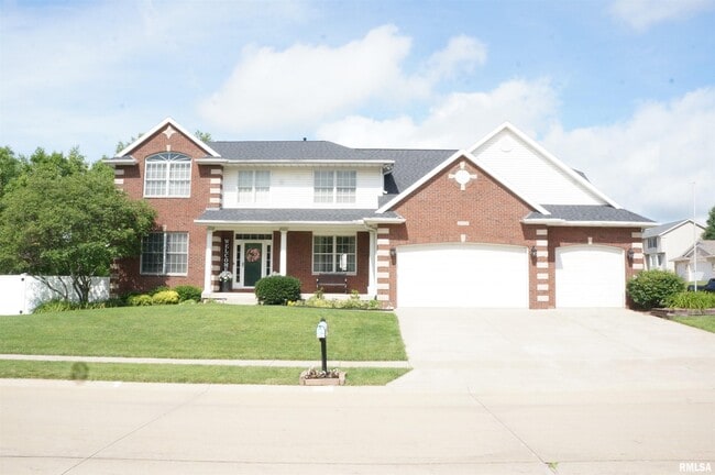 property at 2810 Emerald Dr