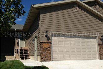 6606 E 45th St in Sioux Falls, SD - Building Photo - Building Photo