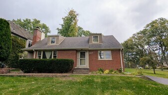 917 S Summit St in Barrington, IL - Building Photo