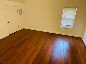 76 Chestnut St-Unit -2 in Montclair, NJ - Building Photo - Building Photo