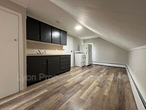 12 Oil Mill Ln in Glocester, RI - Building Photo - Building Photo