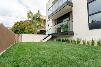 The Madison in West Hollywood, CA - Building Photo - Building Photo