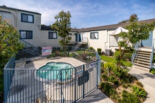Cape Cod Apartments in Anaheim, CA - Building Photo