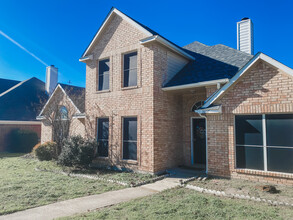 2037 Oak Bend Ln in Garland, TX - Building Photo - Building Photo