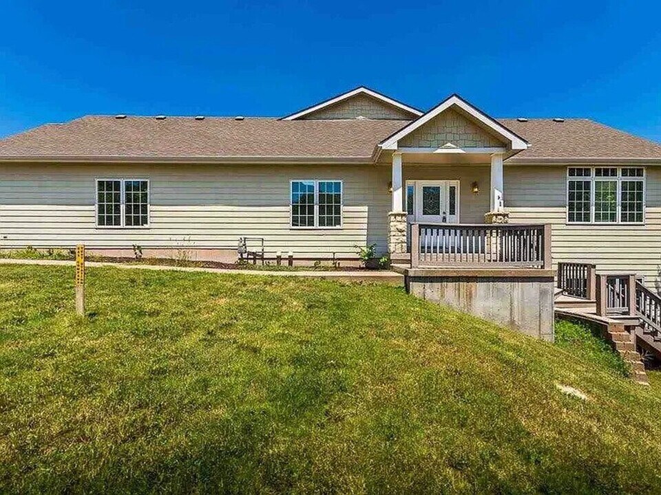 1616 Mulligan Pl in Manhattan, KS - Building Photo