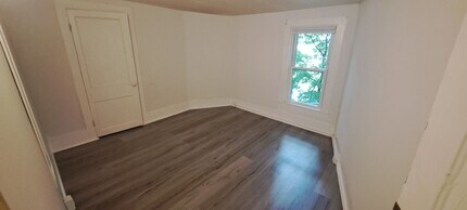 143 S Aurora St in Ithaca, NY - Building Photo - Building Photo