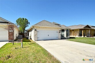 2428 Kolton St in New Braunfels, TX - Foto de edificio - Building Photo