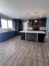 1124 Schneider Rd in Seguin, TX - Building Photo - Building Photo