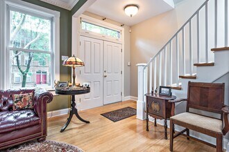 1519 N Elk Grove Ave in Chicago, IL - Building Photo - Building Photo