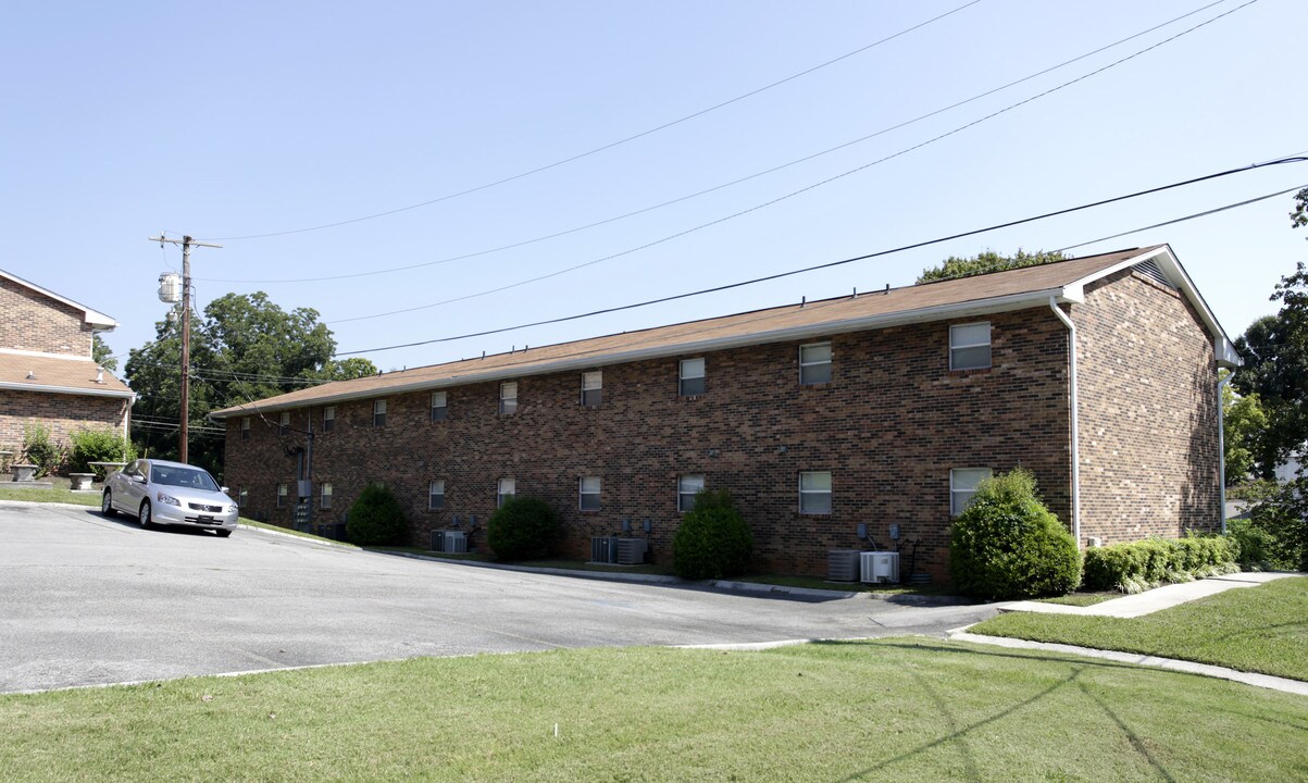 Midlake Apartments in Knoxville, TN - Building Photo