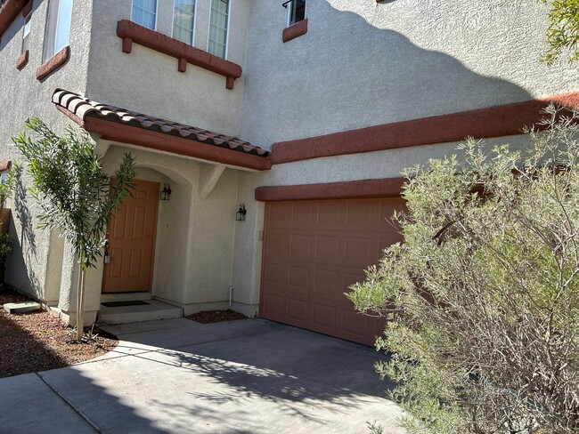 3719 Lodina Ct in Las Vegas, NV - Building Photo - Building Photo