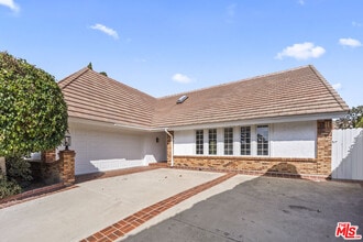 15151 Marne Cir in Irvine, CA - Foto de edificio - Building Photo