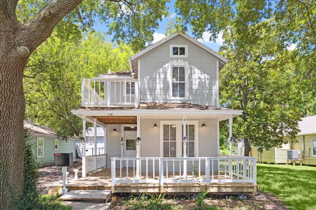 318 6th St N in Texas City, TX - Building Photo