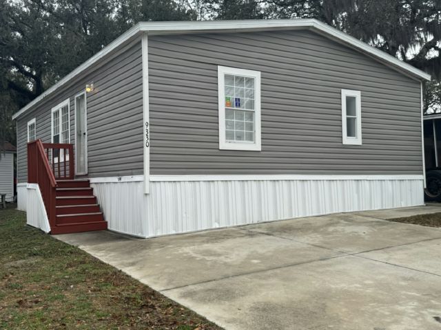 9330 Eden Dr in Tampa, FL - Building Photo