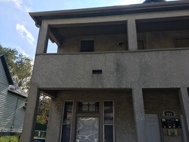 694 6th St E, Unit 1E