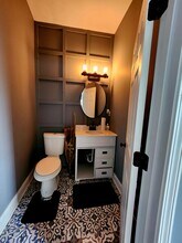 4382 Virginia Ave, Unit Bedroom 3 in Cincinnati, OH - Building Photo - Building Photo