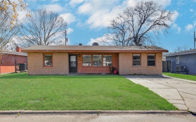 property at 1913 2nd Ave N