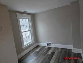 1332 Poplar Pl, Unit 2 in Kalamazoo, MI - Building Photo - Building Photo