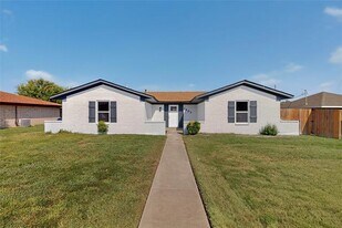 1407 El Camino Cir in Princeton, TX - Building Photo