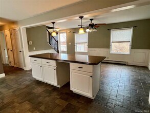 492 Midland Lake Rd in Middletown, NY - Building Photo - Building Photo