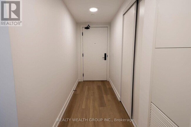 1 Jarvis St in Hamilton, ON - Building Photo - Building Photo