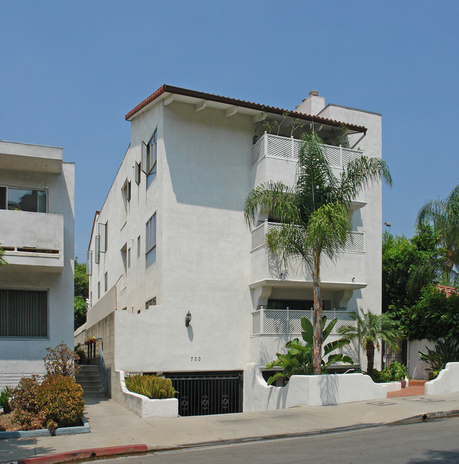 733 Huntley Dr in West Hollywood, CA - Building Photo - Building Photo