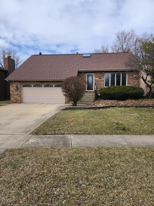 13706 S Mallard Ct in Plainfield, IL - Building Photo