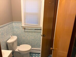 31 W 51st St, Unit Unit 2 in Bayonne, NJ - Building Photo - Building Photo