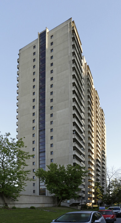 The Parkwest in Ottawa, ON - Building Photo