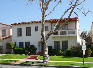 152 S Canon Dr in Beverly Hills, CA - Building Photo - Building Photo