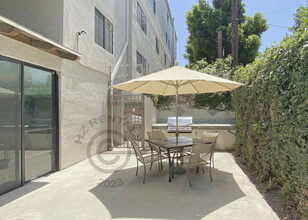 4651 Cahuenga Blvd in North Hollywood, CA - Building Photo - Building Photo