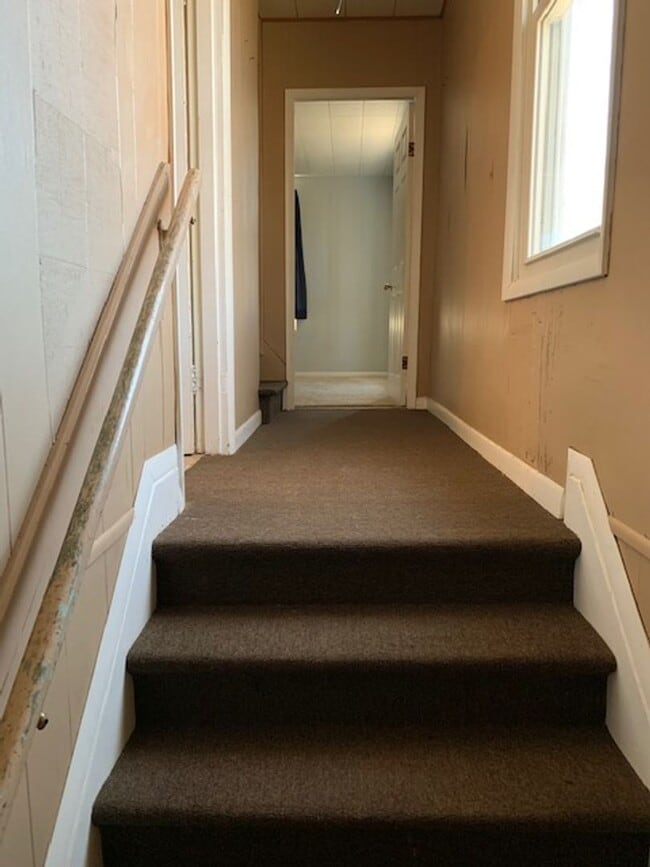 property at 805 W 3rd St