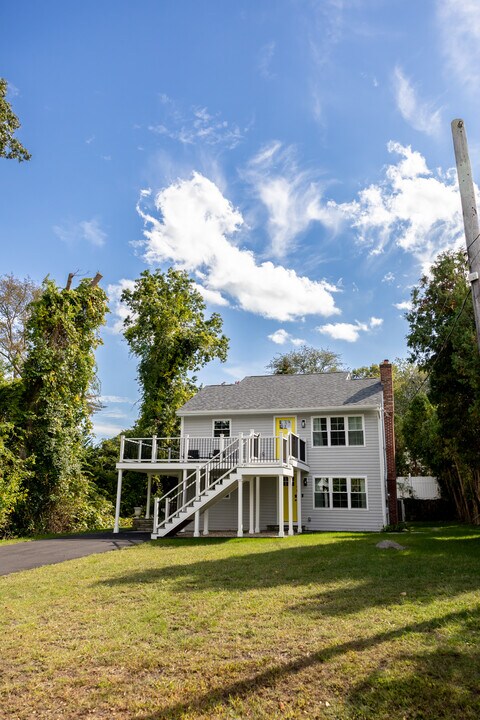 46 Stoneledge Rd, Unit 1 in Dartmouth, MA - Building Photo