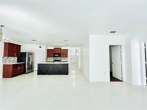 518 SW Natalie Terrace in Port St. Lucie, FL - Building Photo - Building Photo