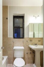 AVENUE B, Unit 1/2FN in New York, NY - Building Photo - Building Photo