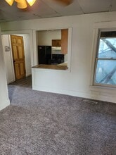 378 W Division St, Unit Lower in Fond du Lac, WI - Foto de edificio - Building Photo