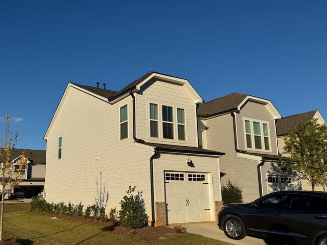 448 Glen Clova Dr in Raleigh, NC - Building Photo - Building Photo