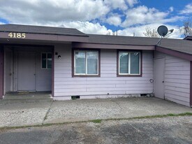 4185 Bristol Ct in Klamath Falls, OR - Building Photo