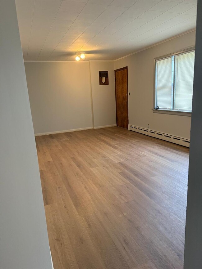 property at 15 Walter Pl
