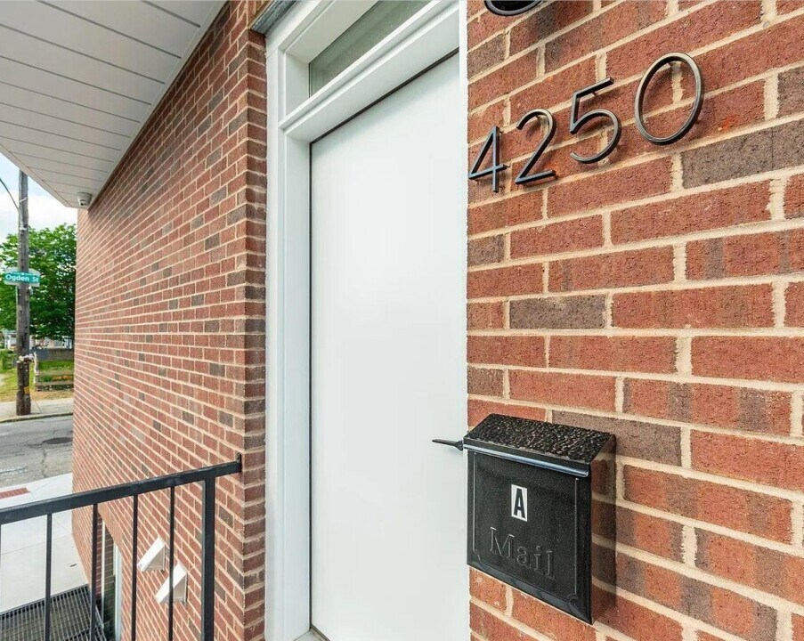 4250 Ogden St in Philadelphia, PA - Building Photo