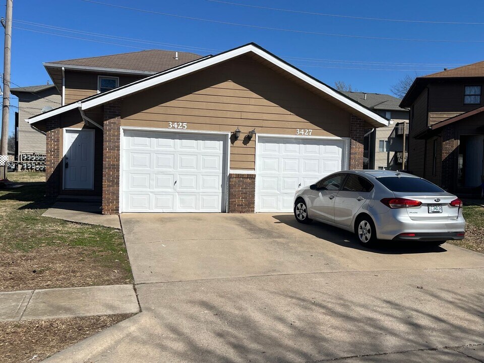 3425-3427 E Sunset St in Springfield, MO - Building Photo