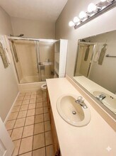 1641 Olympus Dr in Kent, OH - Building Photo - Building Photo