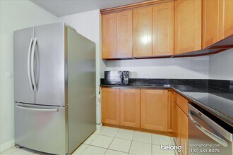 4903 Indian Wood Rd, Unit 109 in Culver City, CA - Foto de edificio - Building Photo