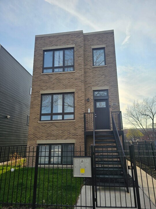 184 N Lamon Ave, Unit #1 in Chicago, IL - Building Photo