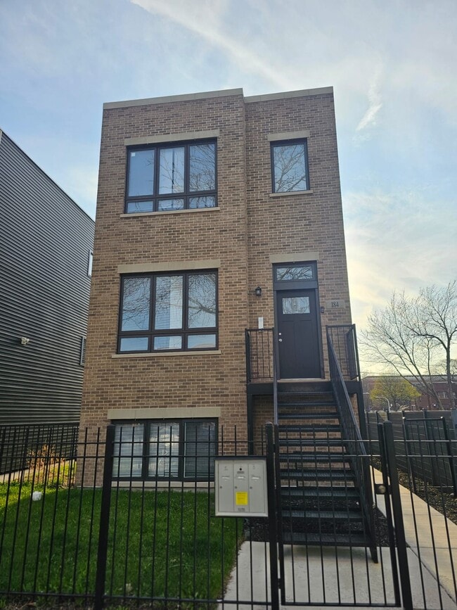 184 N Lamon Ave, Unit #1